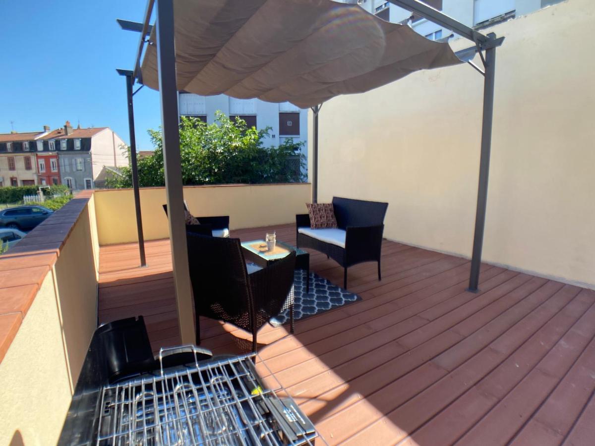 Studio Climatise Et Grande Terrasse Tarbes Centre Exterior photo